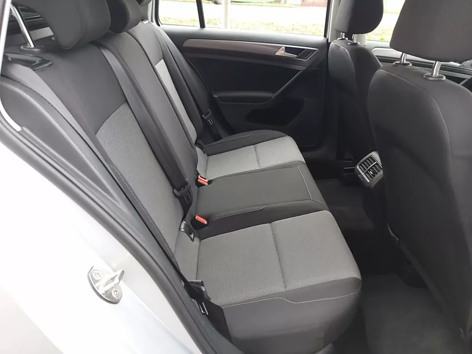 Volkswagen Golf VII 1.6 TDI Variant DSG