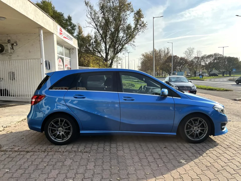 Mercedes-Benz B180d AMG Line